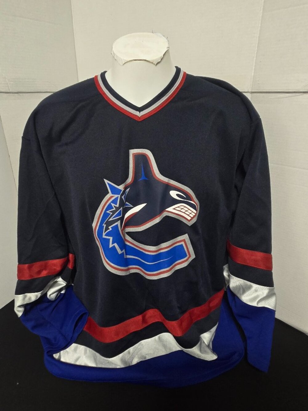 🏒🔥 Vintage CCM Vancouver Canucks Jersey – Adult XL – Made in Canada 🔥🏒